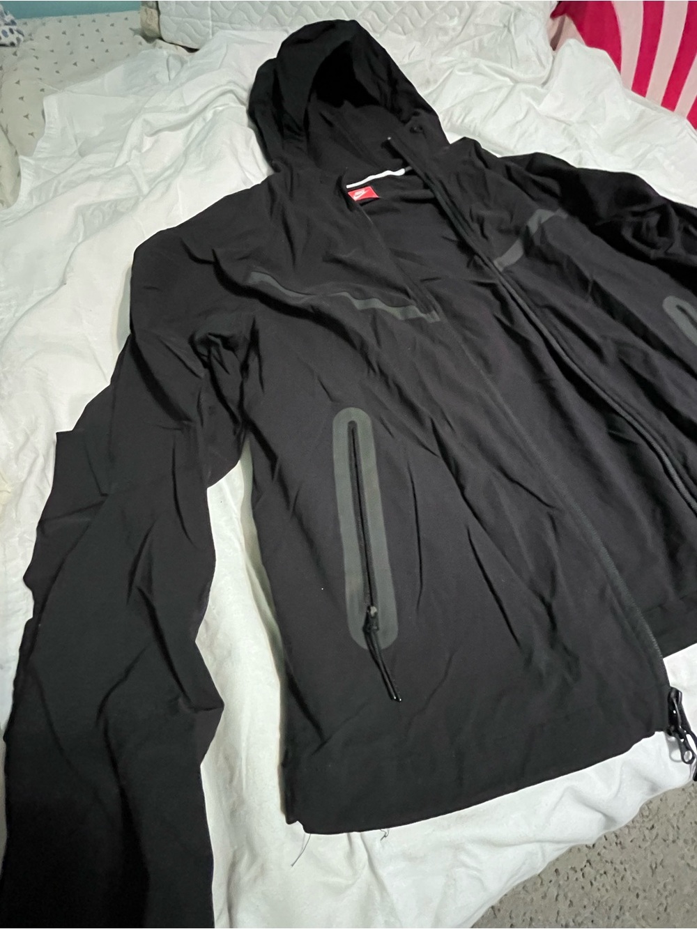 Nike Black Hooded Windbreaker Jacket (Can be worn by men or women!)